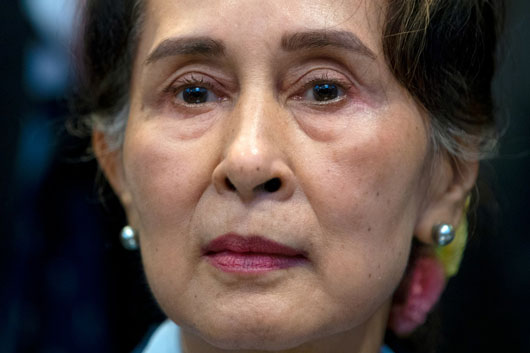 Suman 6 años más de cárcel a Suu Kyi por corrupción en Myanmar