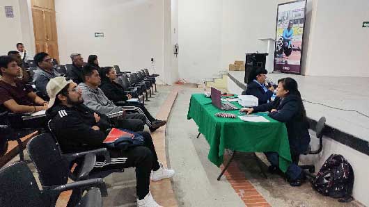 Terminó curso de jueces en Boxeo 