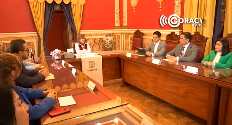 Recibirán trabajadores del estado aumento salarial del 5.4 porciento 