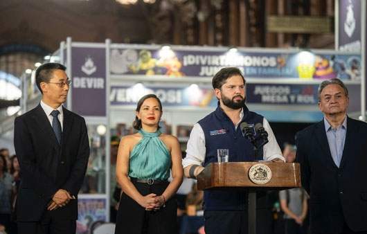 Boric se declara víctima de acoso sexual y rechaza acusación en su contra