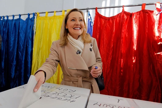 Rumania se encamina a segunda ronda de elecciones presidenciales