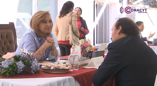 Atiende Gobernadora Lorena Cuéllar peticiones de tlaxcaltecas 