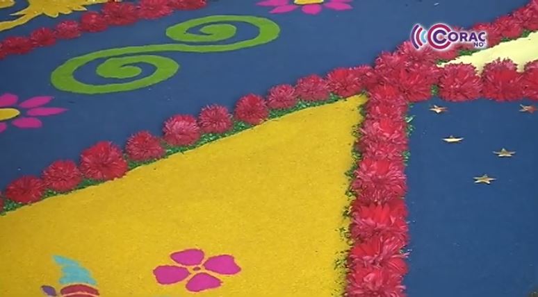 Conservan “Mujeres Alfombristas Creativas” el legado artesanal de Huamantla   