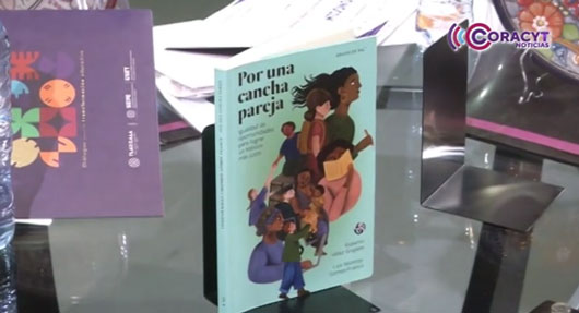 Se presentaron los libros “Por una cancha pareja” y “Así no es” en el Teatro Xicohténcatl 