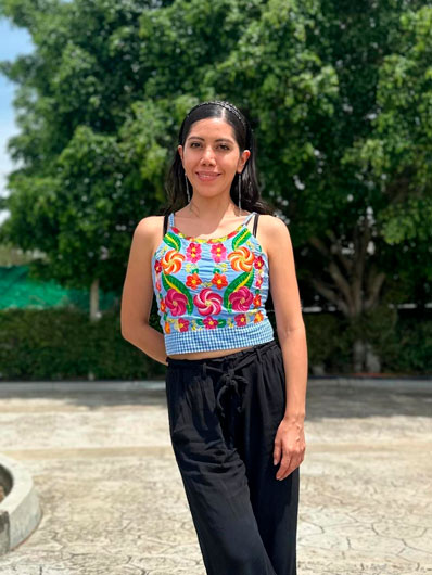 Andrea Gómez Gana el primer premio bellas artes de literatura en lenguas indígenas 2025