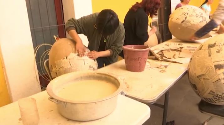 Aprende a construir matachines en papel maché en el Munati
