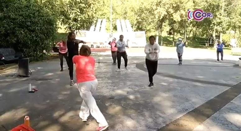 ¡Participa en las clases de baile terapia del Parque de la Juventud!