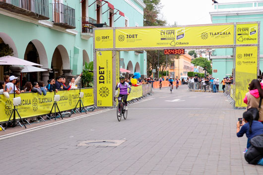 Arriban primeros competidores de la ruta corta