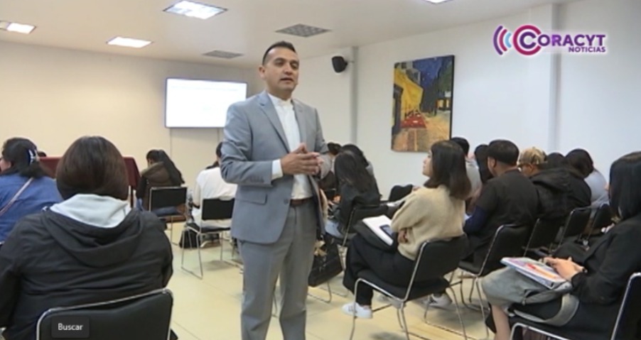 Capacitó UATx a universitarios en la elaboración del currículum vitae