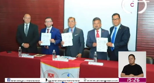 Firmó UATx convenio de colaboración con el Instituto de Estudios Migratorios de Texas