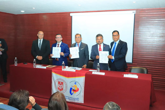 Signan convenio de colaboración Universidad Autónoma de Tlaxcala y el Instituto de Estudios Migratorios de Texas.