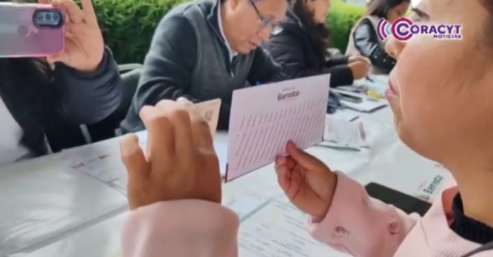 Inició la entrega de tarjetas de las Becas Bienestar a estudiantes