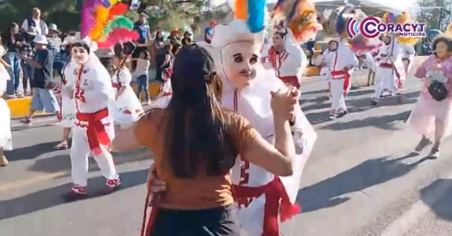 El Desfile de Carnaval llenó las calles de Totolac de baile y alegría