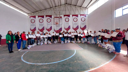 Entrega ITEA certificados de educación básica en Chiautempan y Panotla