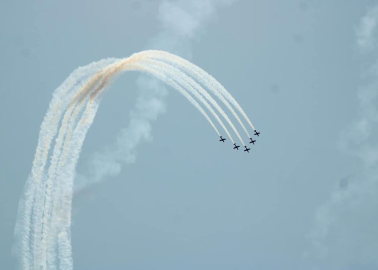 Por primera vez la Fuerza Aérea Mexicana realiza show aéreo para turistas y familias de Acapulco