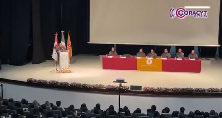 La UATx entregó títulos a 558 nuevos profesionistas 