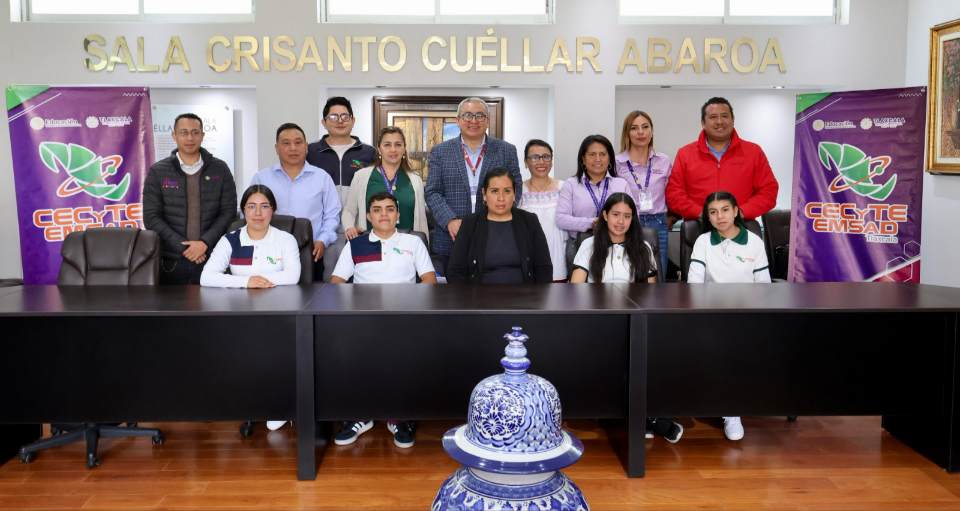 Reconoce SEPE a estudiantes que representaron a México en encuentro internacional en Colombia