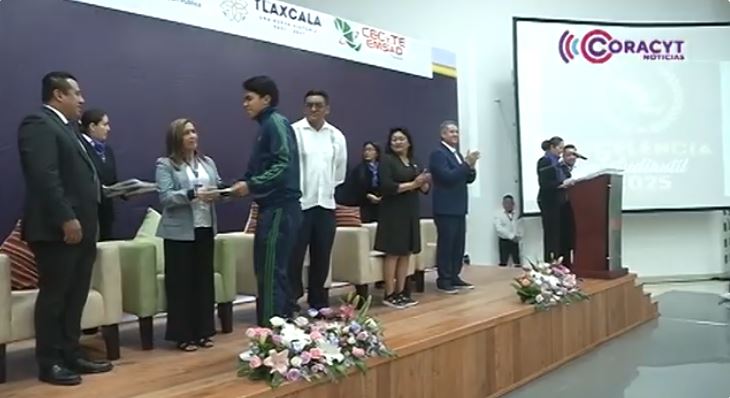 Entregó Cecyte-Emsad reconocimientos a alumnos destacados