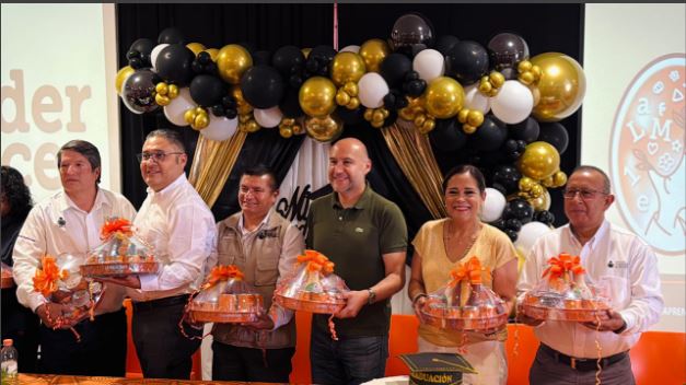  Entrega ITEA certificados de educación básica a trabajadores de 