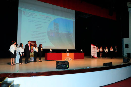 Exponen estudiantes de la UATx proyectos vinculados a la resolución de problemáticas sociales