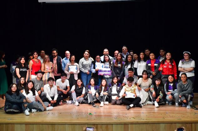 Talento escénico estudiantil brilla en concurso de teatro estatal del Cobat 2025