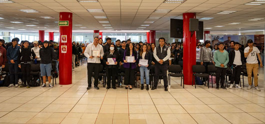 Realizan conferencia 