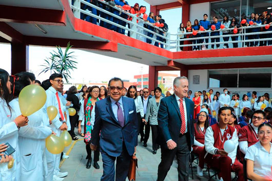 Con un crecimiento exponencial y una amplia demanda por sus programas educativos, la Facultad de Ciencias de la Salud en el campus de Guardia Zacatelco, recibió la visita del Dr. Serafín Ortiz Ortiz, Rector de la Universidad Autónoma de Tlaxcala.