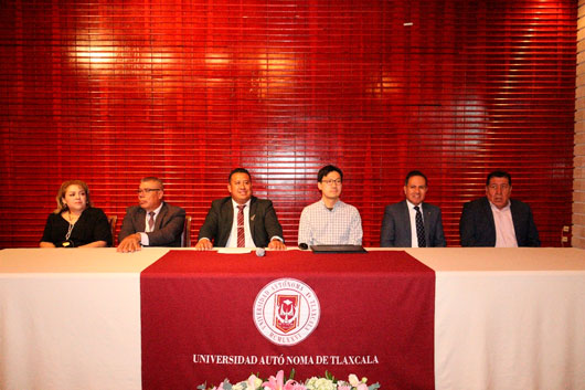 Universidad de Texas imparte conferencias a docentes de CECyTE - EMSaD