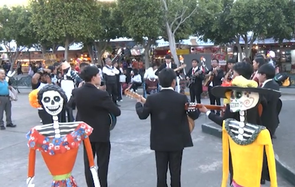 Rondalla estudiantil enamoró con su serenata a visitantes de “Tlaxcala, la Feria de Ferias 2025”