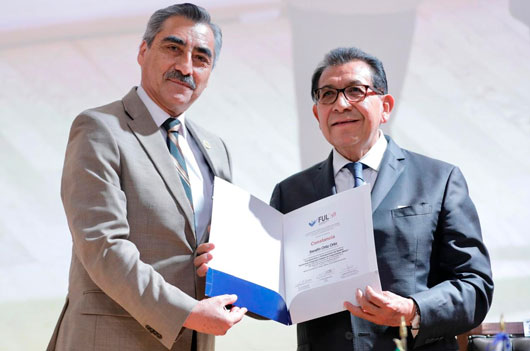 Rector de la UATx, presentó el libro Fundamentos y Orientaciones del Modelo Humanista Integrador basado en Capacidades