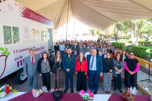 Dan banderazo de inicio de actividades del Cejamóvil en Españita