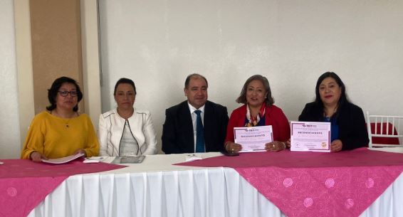Otorgó TET reconocimientos a periodistas tlaxcaltecas 