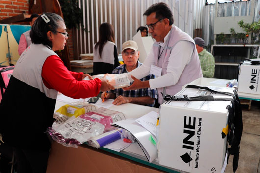 Avanza INE en entrega de documentación y material electoral a presidencias de casilla seccional única