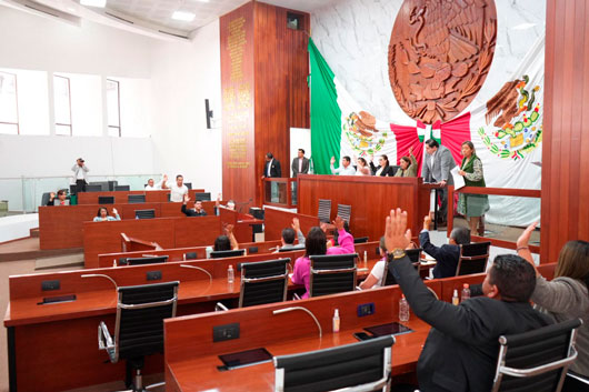 Aprueban distribución de excedentes del primer trimestre a los tres Poderes del Estado