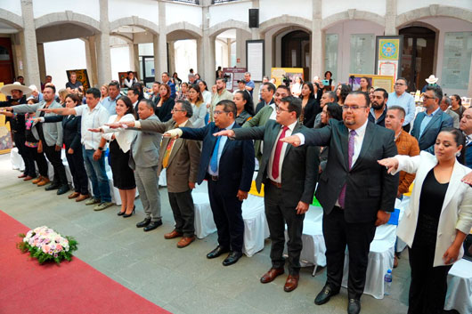 Rinde protesta en el Congreso el Consejo Consultivo Turístico del municipio de Apizaco