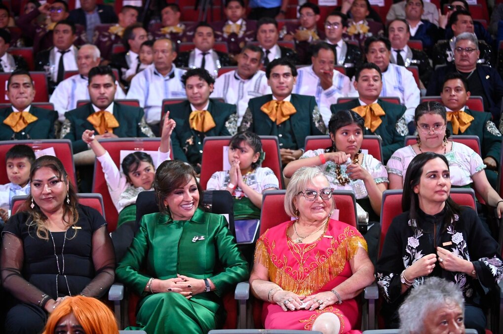 “Micrófono de Oro 2025” simboliza el respaldo del público a la trayectoria de galardonados