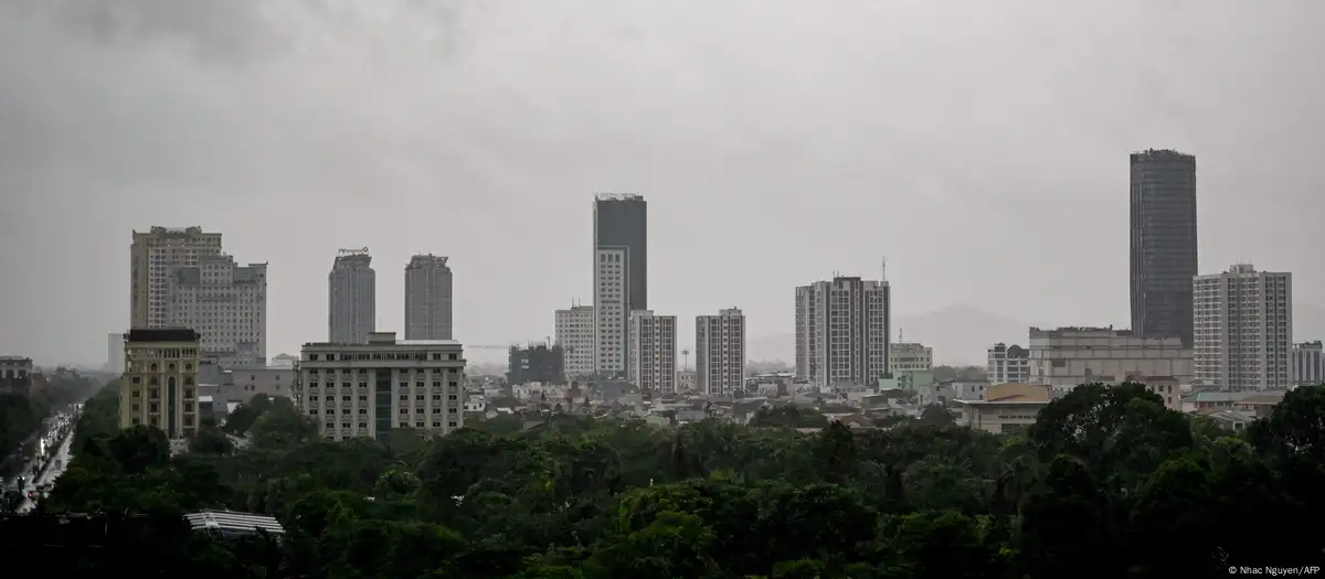 Tifón Kajiki: evacuación masiva y cierre de aeropuertos en Vietnam