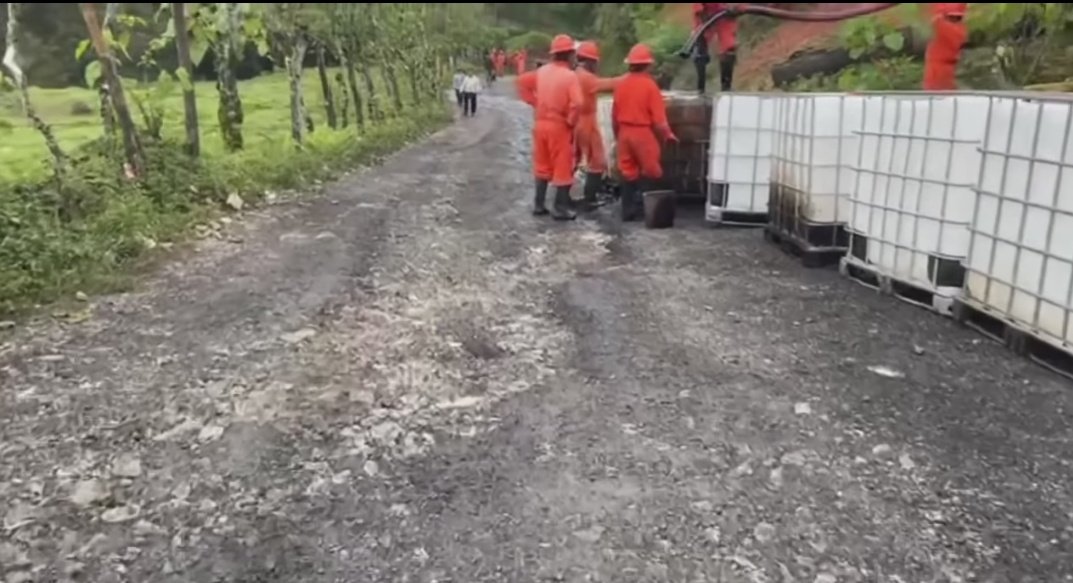 Pemex atiende derrame de crudo en Huauchinango, Puebla