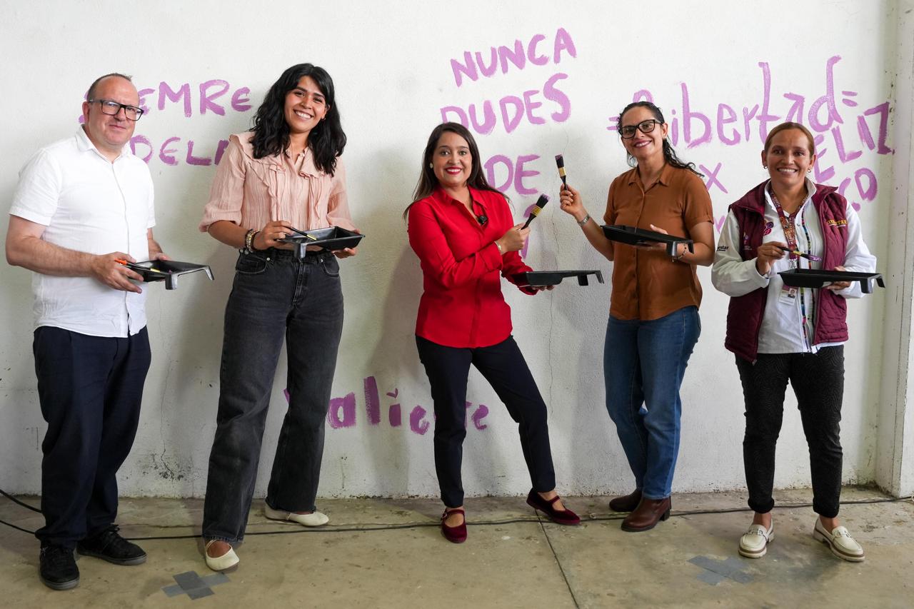 Secretaría de Bienestar lleva a Tlaxco el taller de muralismo para personas con discapacidad