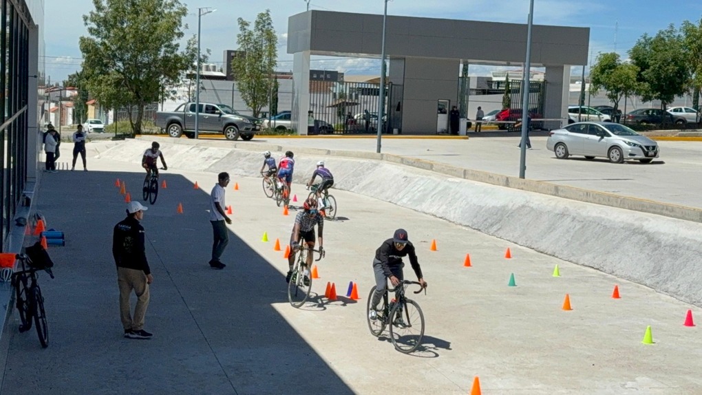 Ciclistas tlaxcaltecas se preparan rumbo a competencias nacionales
