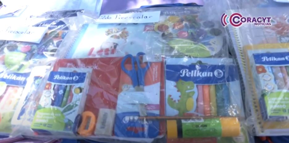 Ayuntamiento de Apetatitlán entrega 750 paquetes escolares en apoyo a la economía familiar
