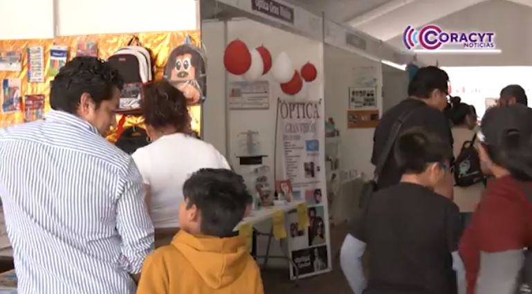 Familias se preparan para el inicio del ciclo escolar en la Feria de Regreso a Clases 