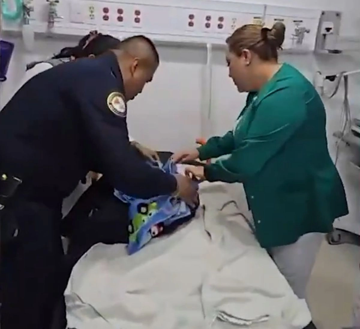 Muere bebé abandonada en baño de estación del Metro UAM-I