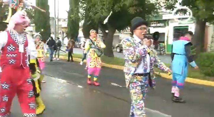 Con risas, colores y diversión, se realizó el Desfile Maratón de Payasos en Apetatitlán