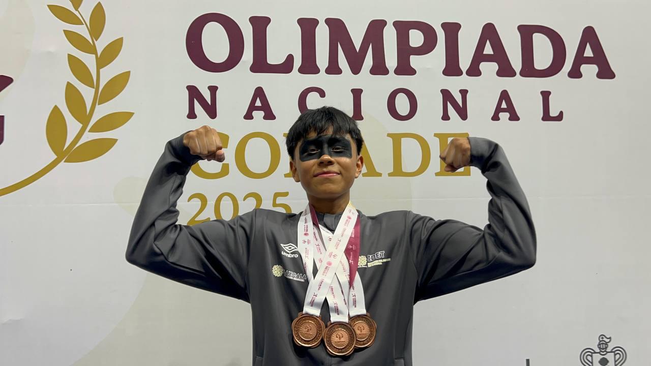 Fabián Gabriel Cázares gana tres medallas de bronce en halterofilia en la Olimpiada Nacional