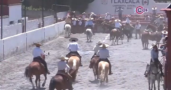 Premiaron a ganadores del “Campeonato Estatal Charro y de Escaramuzas Tlaxcala 2025”