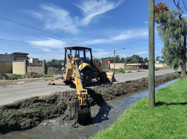 Refuerza Gobierno del Estado capacidad de municipios con préstamo de maquinaria pesada