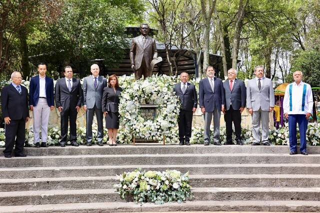 Conmemoraron el aniversario luctuoso de Emilio Sánchez Piedras en Apizaco