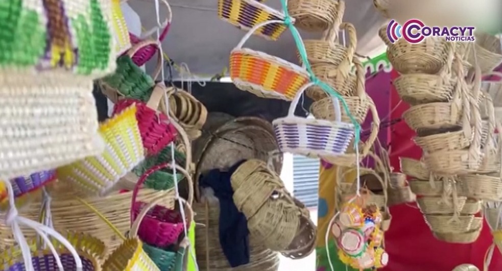Vendedores locales y foráneos reportan bajas ventas en feria patronal de Calpulalpan