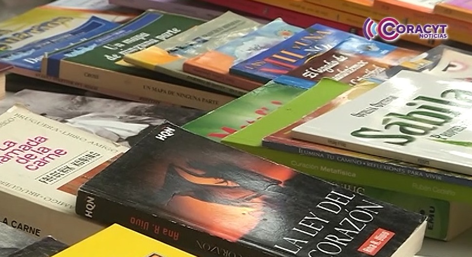 Promueven la lectura con trueque de libros en el Palacio de Cultura